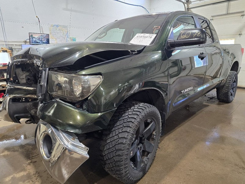 Seat Belt Front 40/20/40 Seat Crew Cab 4 Door Fits 10-13 TUNDRA 628413