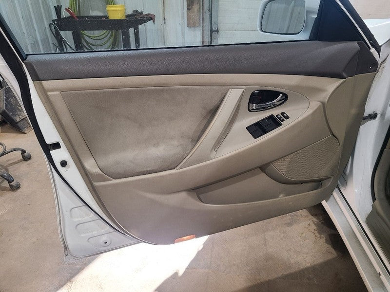 Driver Front Door Electric Windows North America Built Fits 07-11 CAMR