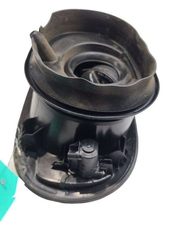 MACAN     2015 Fuel Filler Door 661450