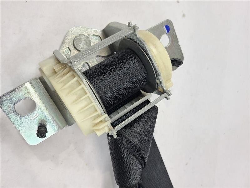 REAR CARAVAN   2013 3rd Row Center Retractor Seat Belt Rear 561451