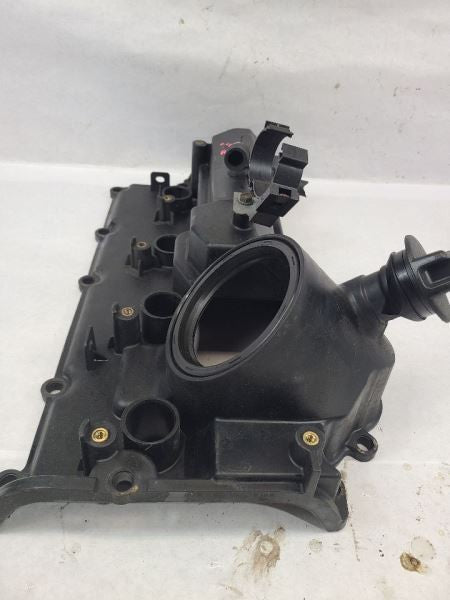 QX80      2014 Valve Cover 556919