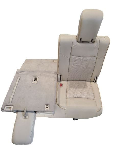 JX35      2013 Third Seat Station Wagon  Van 600464