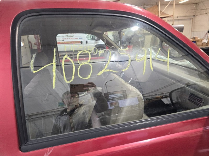 Passenger Right Front Door Glass Fits 93-98 T100 617894