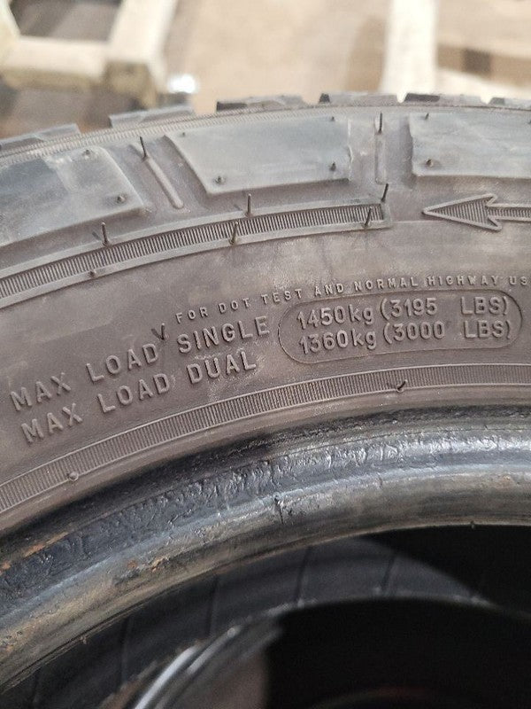 4 Used Tires 235-65-16 Michelin 11/32 662239