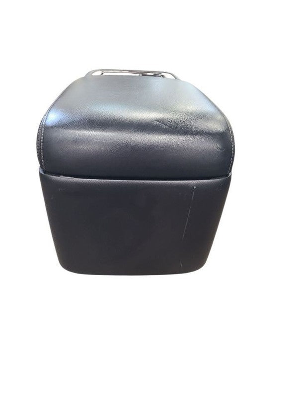 QX80      2017 Console Front 648066