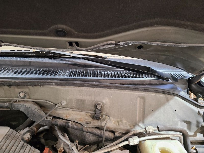 LX470     1999 Cowl 674359