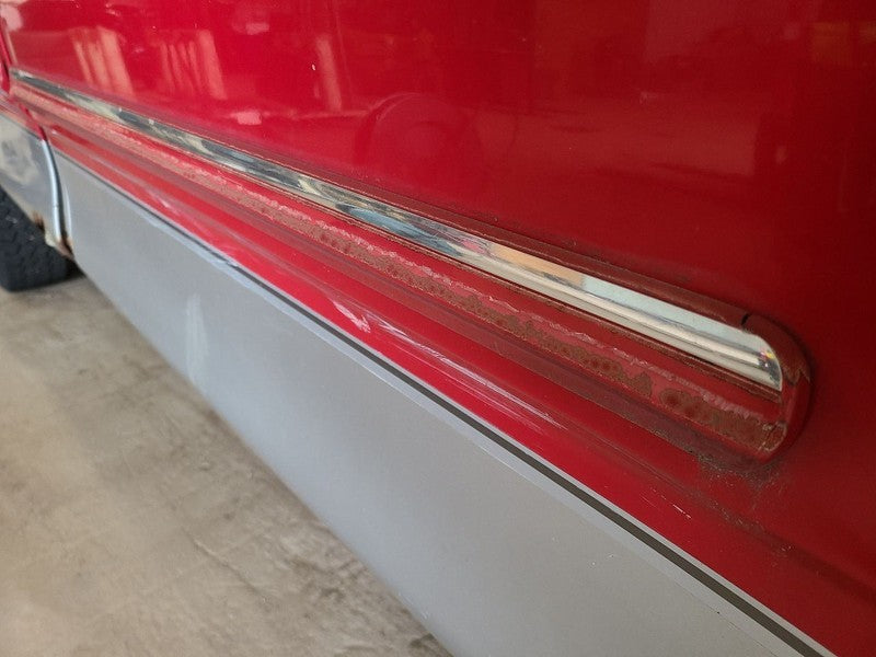 F250      1998 Door Moulding Front 666802