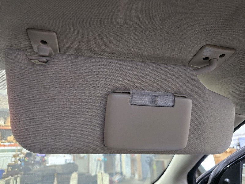 Passenger Right Sun Visor Illuminated Fits 07-10 MKX 633266