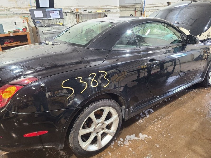 SC430     2002 Glove Box 657823