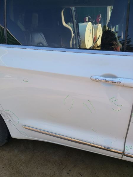 Passenger Rear Side Door Movable Glass Light Tint Fits 17-19 PACIFICA 