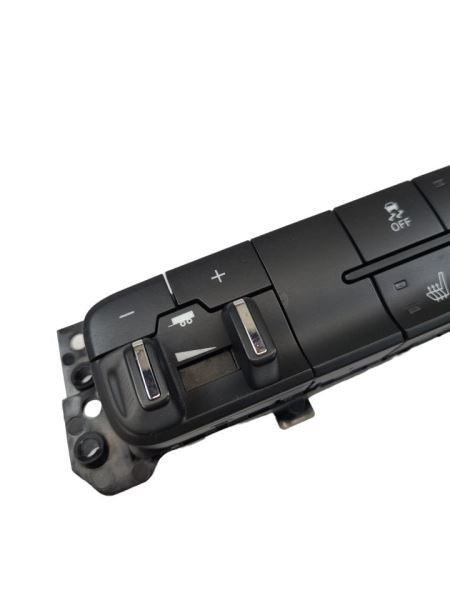 RAM1500   2014 Dash/Interior/Seat Switch 579929