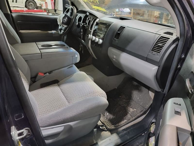 TUNDRA    2009 Owners Manual 501568
