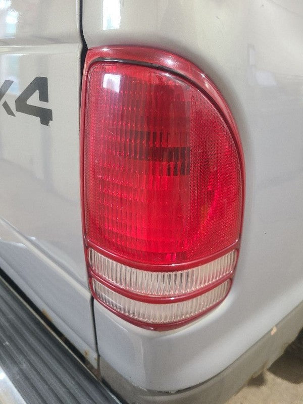 Passenger Right Tail Light Fits 97-04 DAKOTA 666433