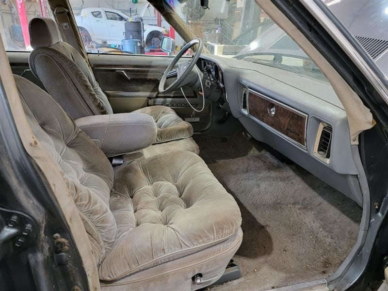 FRONT FIFTH AVE 1985 Center Lap Belt Seat Belt Front 556862