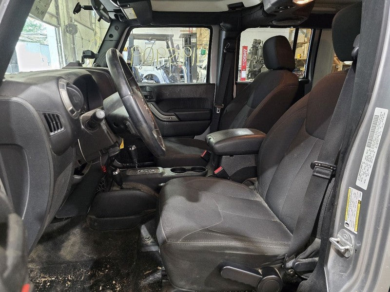 Driver Front Door VIN W 6th Digit Jk Body Full Door Fits 11-18 WRANGLE