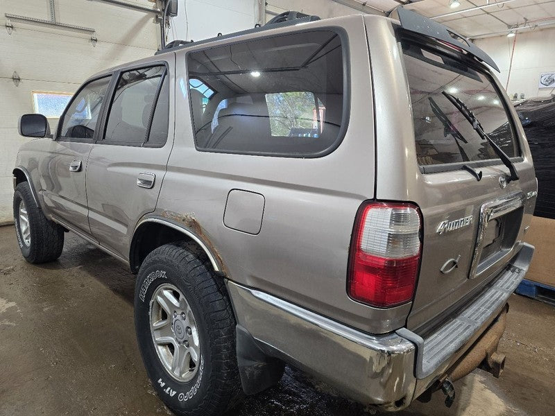 Seat Belt Front Bucket Passenger Buckle SR5 Fits 00-02 4 RUNNER 627834
