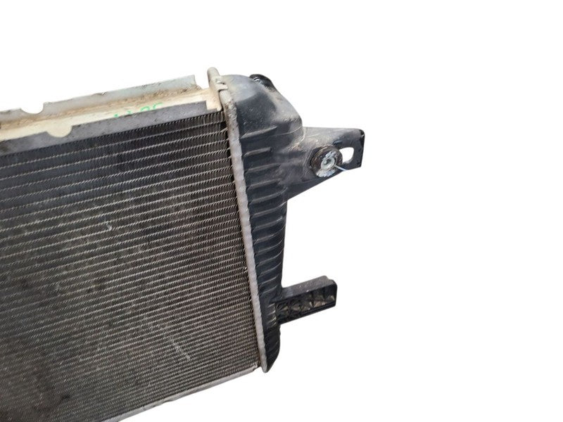 Radiator Fits 01-05 SIERRA 2500 PICKUP 633586
