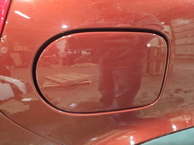 C30       2013 Fuel Filler Door 645120