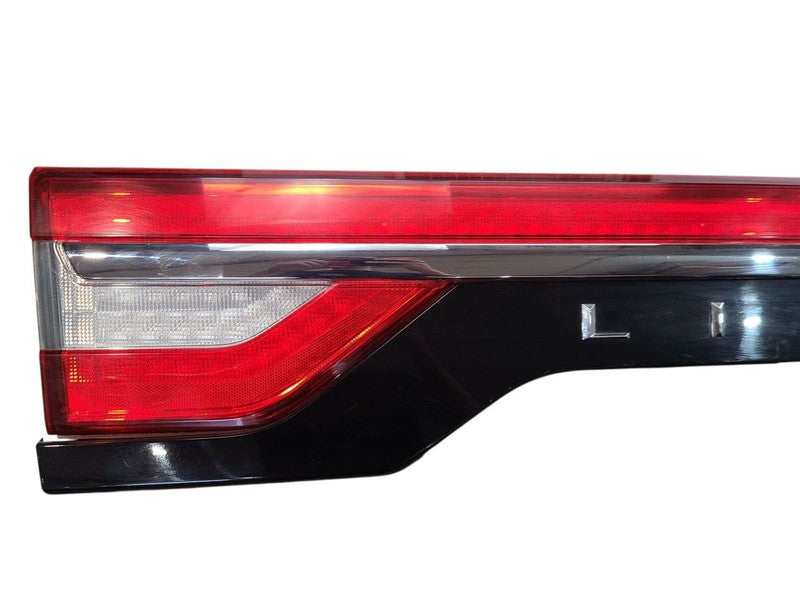 Tail Finish Panel Lighted Reflector Bar Fits 15-17 NAVIGATOR 635866