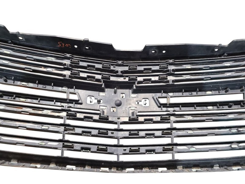Grille Without Black Bowtie Premier Opt 1LZ Fits 15-20 SUBURBAN 1500 6