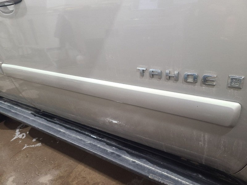 TAHOE     2007 Door Moulding Front 657870
