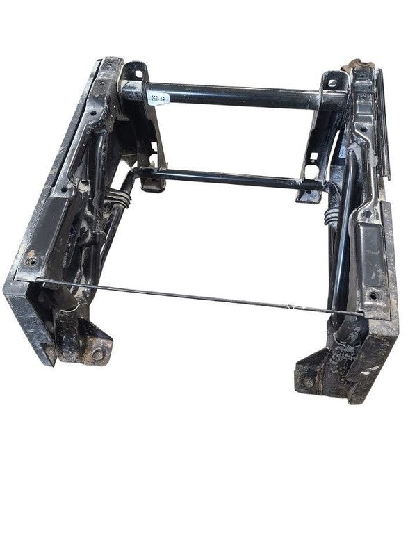 PROMAST15 2019 Front Seat Track 670514