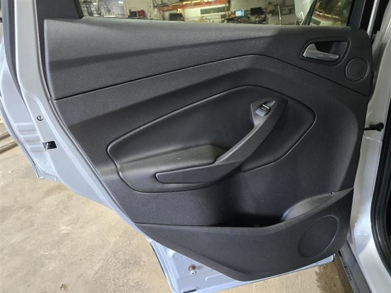 OUTLANDER 2016 Door Trim Panel Rear 600008