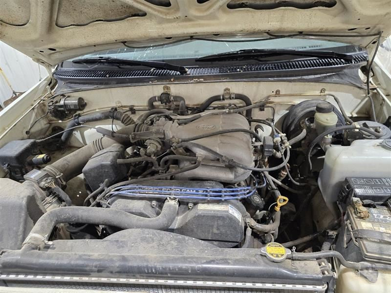 T100      1995 Seat Belt Rear 593147