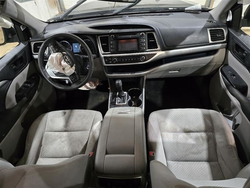 REAR HIGHLANDR 2015 3rd Row Driver's Side Retractor Seat Belt Rear 572