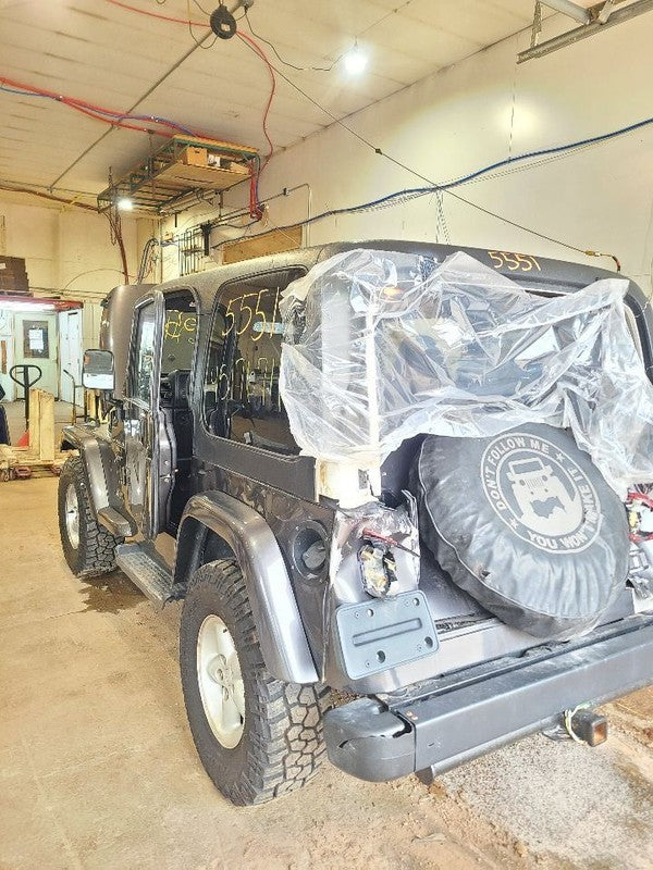 Radiator Fits 97-06 WRANGLER 668946