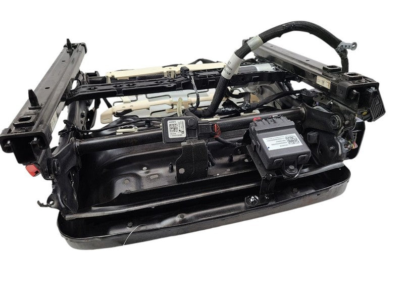 XT4       2019 Front Seat Track 629300