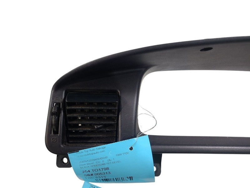 T100      1998 Dash Bezel 652974