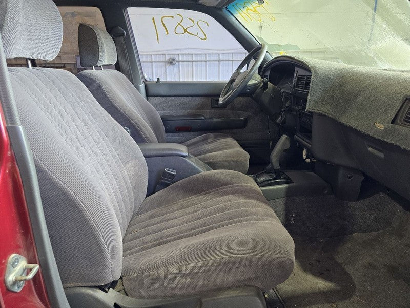 4 RUNNER  1990 Seat Belt Front 643432
