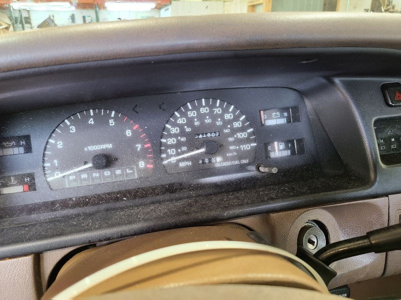 T100      1996 Cowl 676227