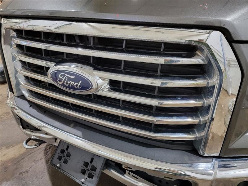 Grille Center XLT 5 Chrome Bars Fits 15-17 FORD F150 PICKUP 536940
