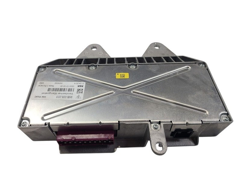 MACAN     2015 Audio Equipment Radio 661732