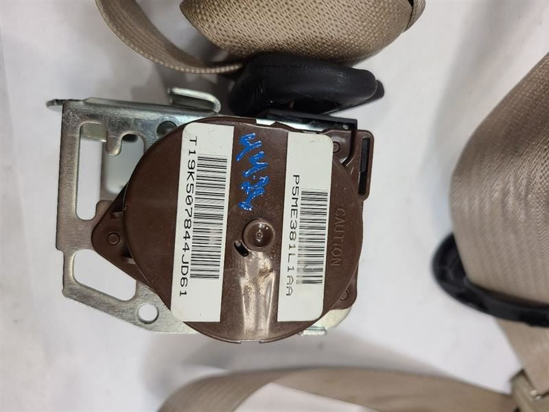REAR DURANGO   2014 2nd Row Passenger Side Retractor Seat Belt Rear 56