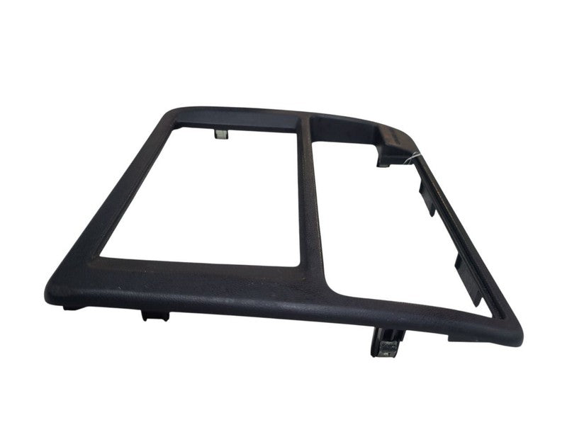 T100      1996 Dash Bezel 676239
