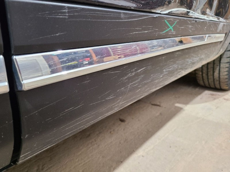 EXPLORER  2018 Door Moulding Front 663604