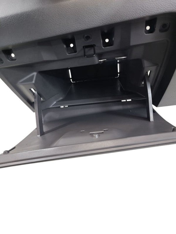 NV200     2020 Glove Box 633872