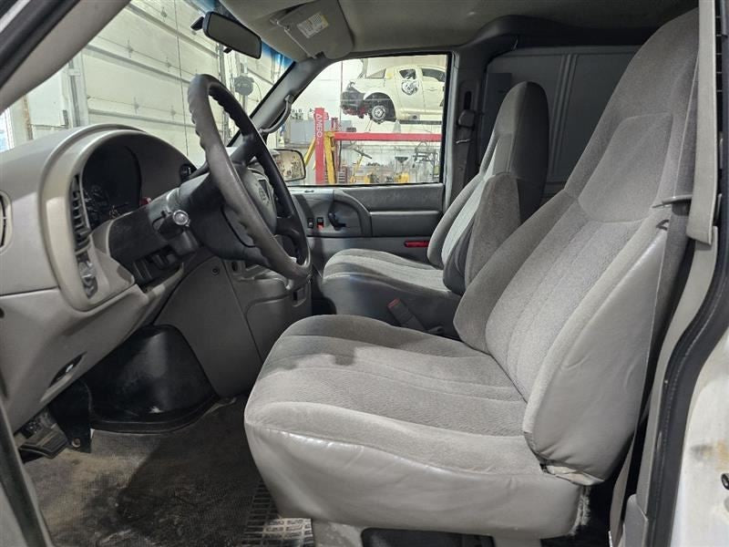 Speedometer ID 16255825 Fits 00-05 ASTRO 588809