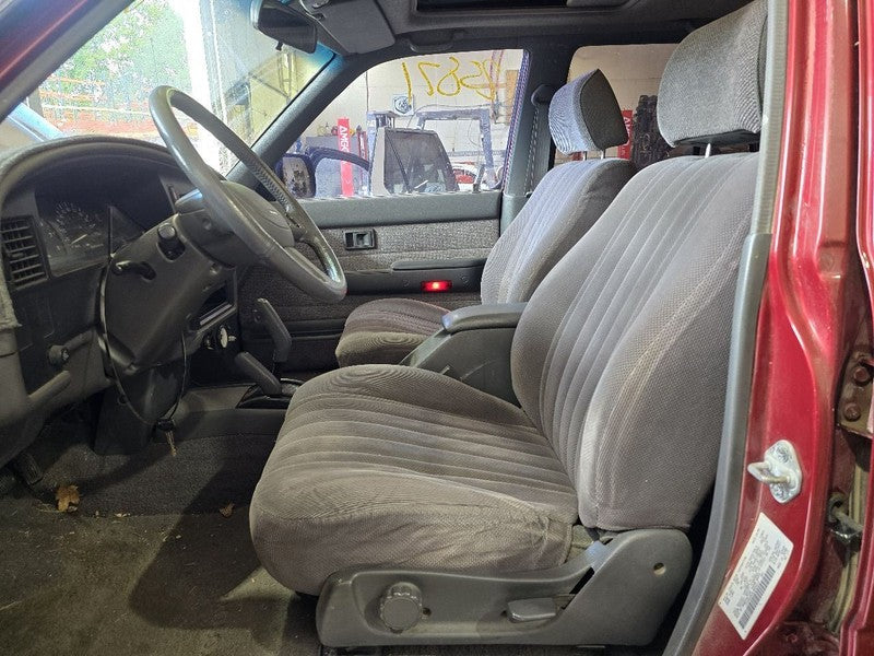 4 RUNNER  1990 Seat Belt Front 643432