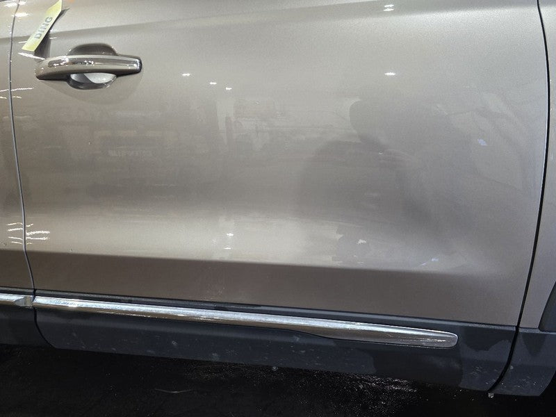 Passenger Right Front Door Fits 16-18 MKX 616870
