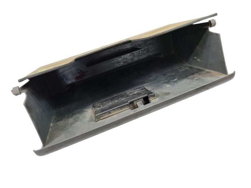 F150      1992 Glove Box 597788