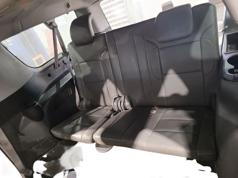SUBURBN15 2015 Third Seat Station Wagon  Van 647327