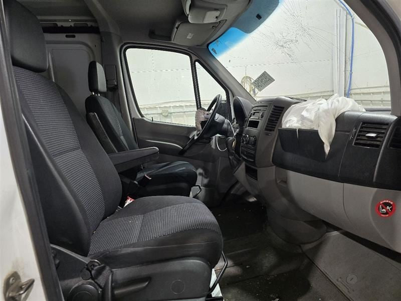 AC Compressor Fits 07-08 SPRINTER 2500 579800