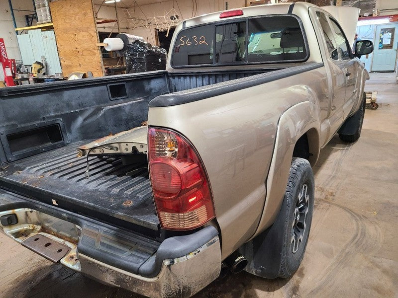 TACOMA    2005 Glove Box 673766
