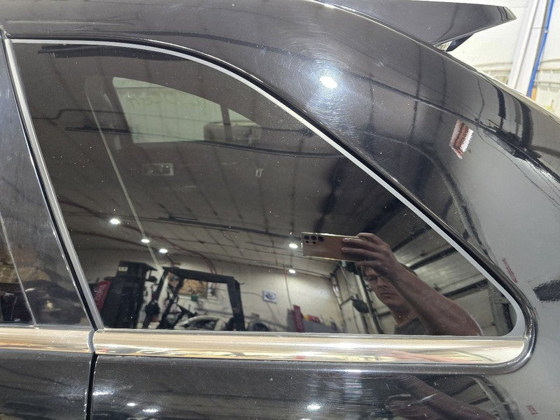 Driver Quarter Glass Privacy Tint Bright Moulding Fits 07-15 MKX 63326