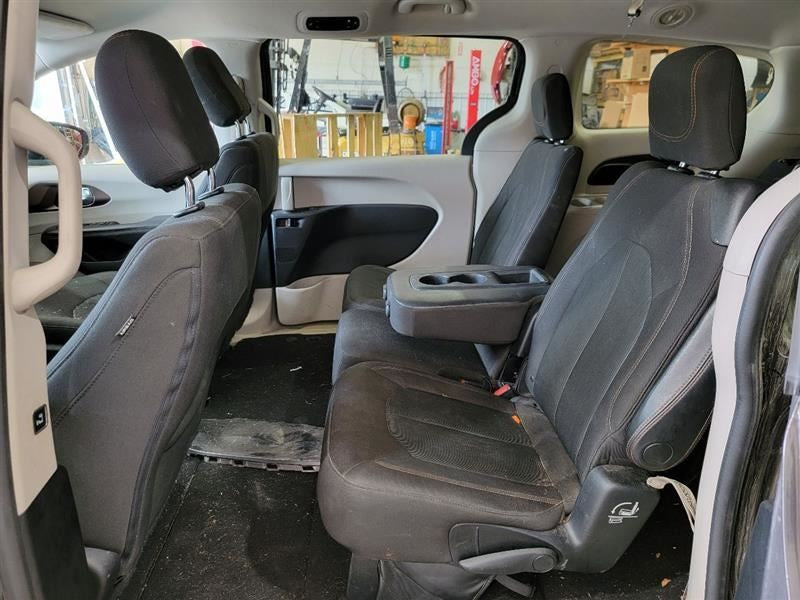 Driver Left Air Bag Driver Knee Fits 17-19 PACIFICA 555594