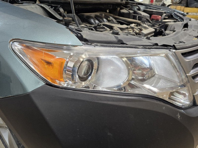 Passenger Right Headlight Halogen Fits 09-16 VENZA 628601